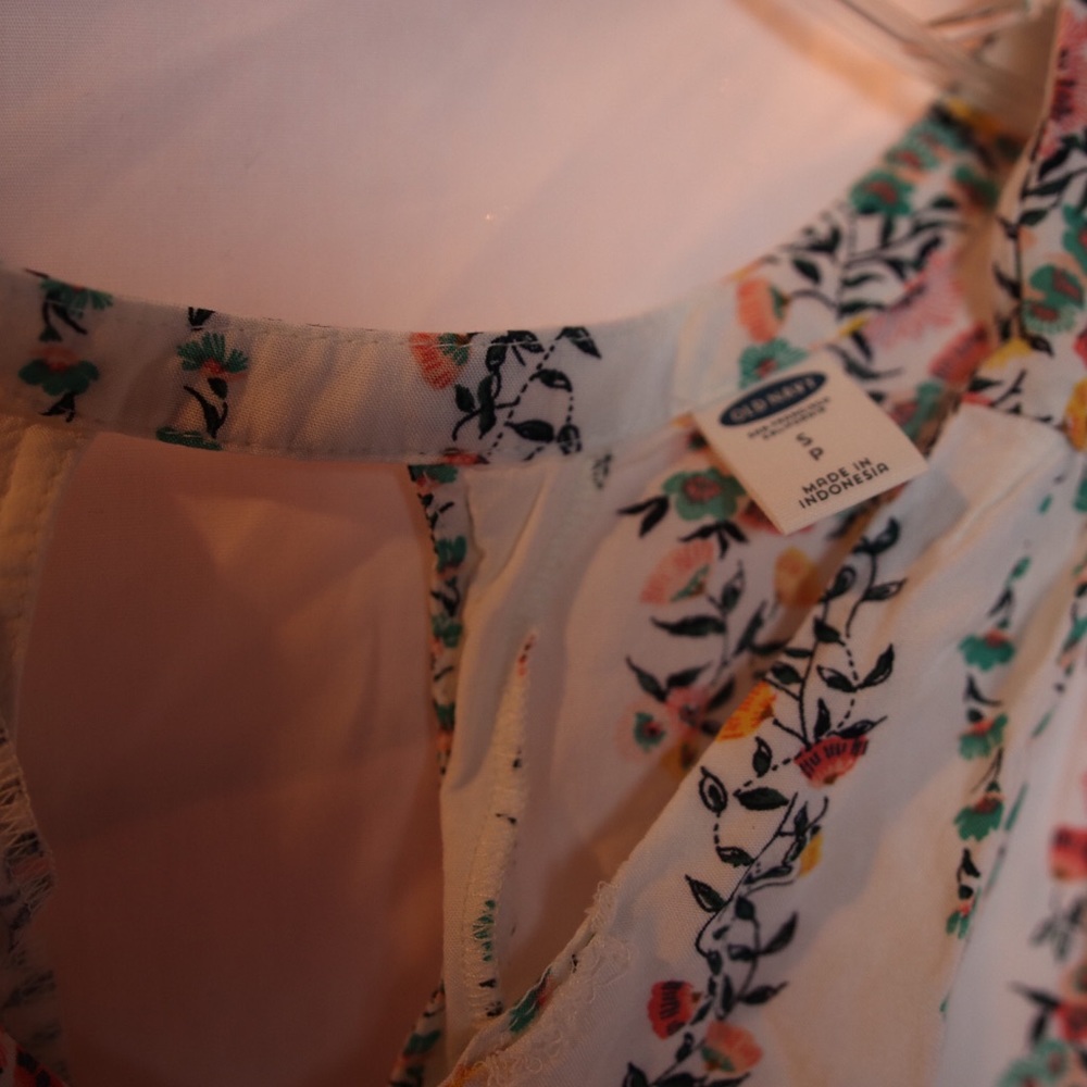 Pretty Flower Tank - Picture 4 of 4